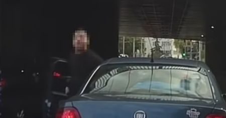 Kierowca fiata wyskoczył jak z procy. "Kolejny zdobywca prawka w czipsach"