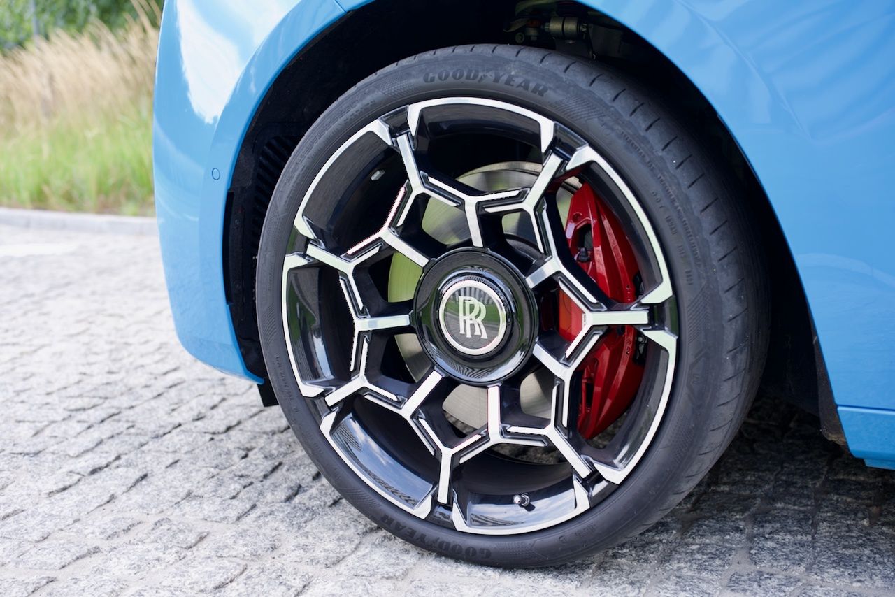 Rolls-Royce Black Badge Ghost