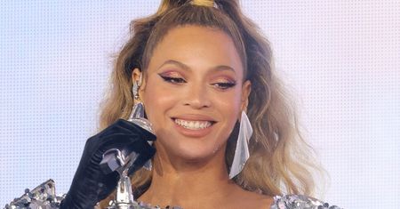 Fan SPOTKAŁ Beyonce na warszawskim lotnisku! Spełniła jego marzenie. "Zobaczyła mnie i zrobiła wielkie oczy" (FOTO)
