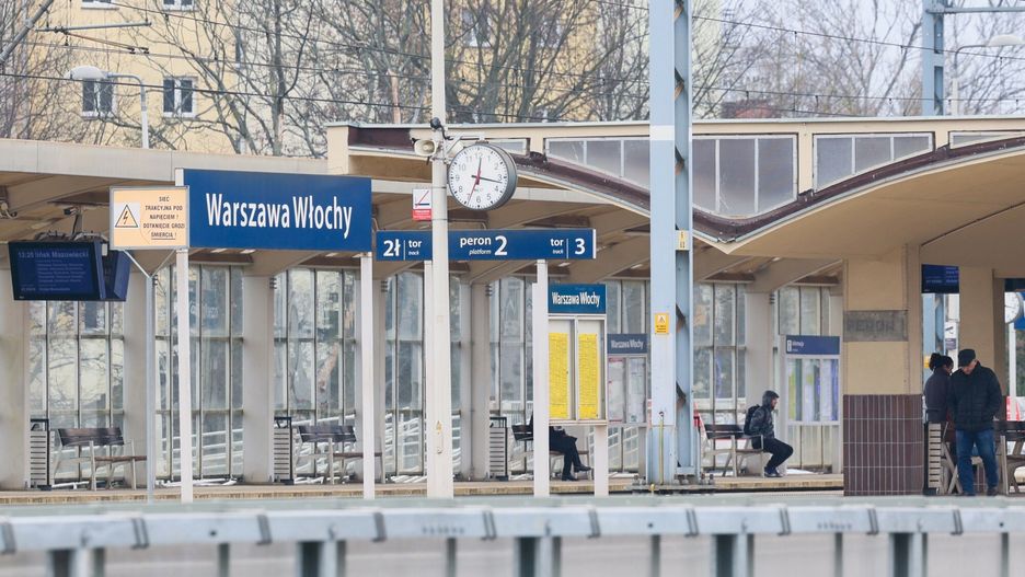 Wiadukt nad Globusow? otwarty po przebudowie
Fot. Mateusz Grochocki/East News, Warszawa, 04.03.2024. Briefing prasowy dotyczacy zakonczenia przebudowy i oddania do ruchu wiaduktu nad ul. Globusowa. N/z przystanek PKP Warszawa Wlochy.
Mateusz Grochocki