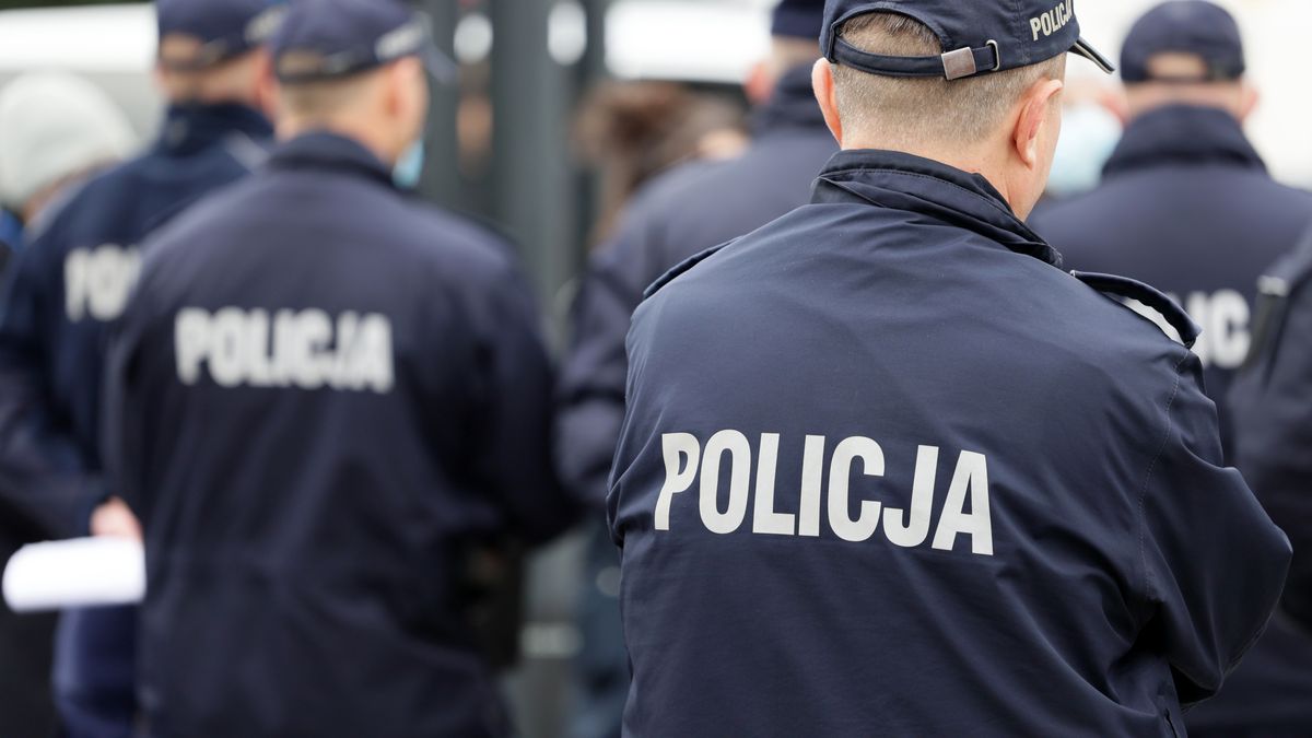 Zatrzymani to młodzi funkcjonariusze z zaledwie kilkuletnim sta