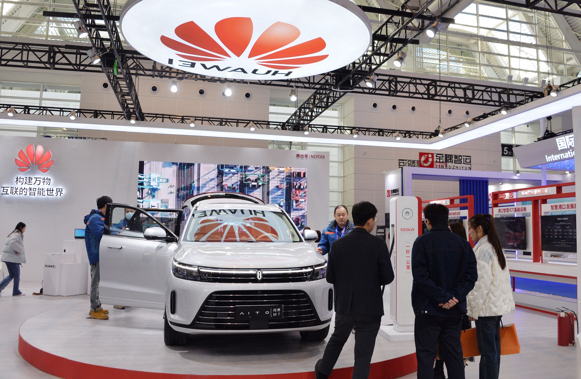 Huawei wszedł na rynek samochodów elektrycznych. 