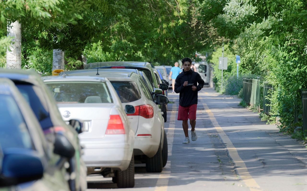 ulica parking parkowanie samochody