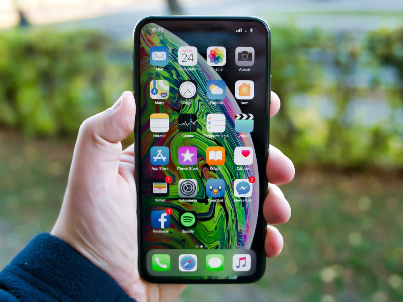 iPhone XS Max ma 6,5-calowy ekran AMOLED