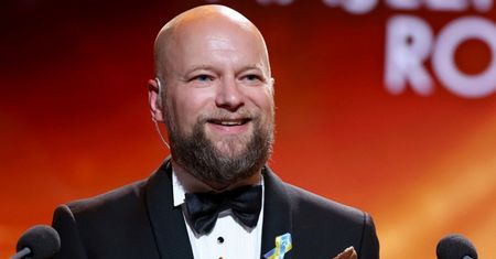 Tylko wszedł na scenę. Pierwszym zdaniem Maciej Stuhr rozbroił publiczność