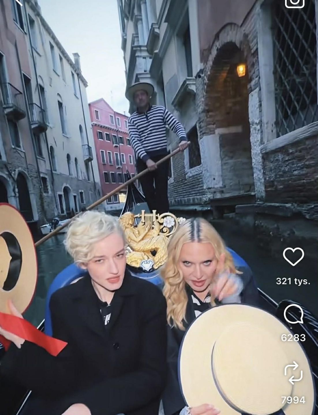 Madonna i Julia Garner
