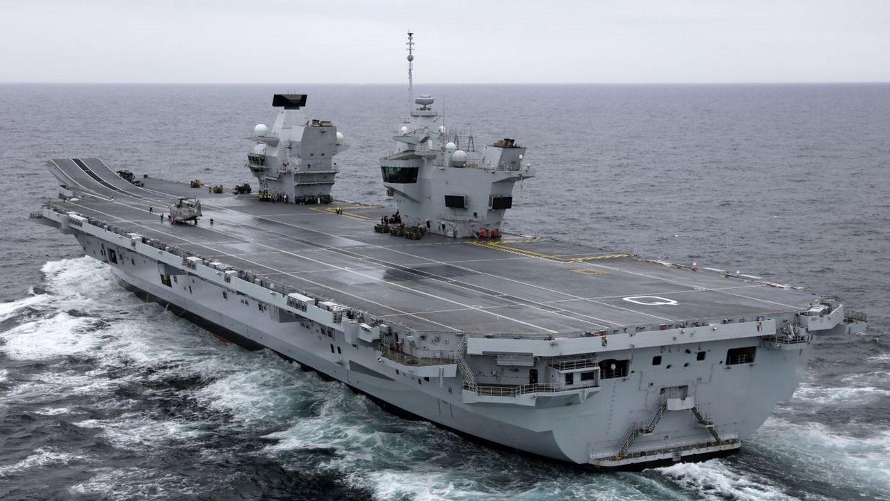 Lotniskowiec HMS Queen Elizabeth na Bałtyku. Wielka Brytania wysyła swój największy okręt