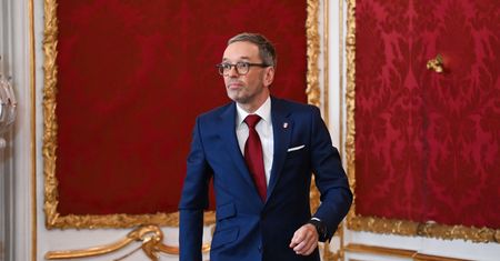 Zostanie kanclerzem? "Inspiruje się Orbanem". Kraj UE może zmienić kurs