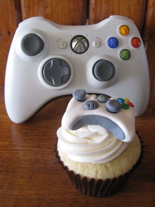 Zawsze wydawało mi się, że pad od Xboxa 360 wygląda trochę jak tort lub babeczka.