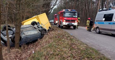 Wszyscy byli pijani, nikt nie przyznaje się do kierowania Renault. Policja ustala przebieg zdarzenia