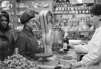 Krzyżówka o czasach PRL-u. Ile jeszcze pamiętasz