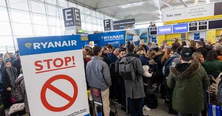 Z drukowaną kartą pokładową do Ryanaira nie wejdziesz. Co na to UOKiK?