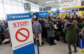 Z drukowaną kartą pokładową do Ryanaira nie wejdziesz. Co na to UOKiK?