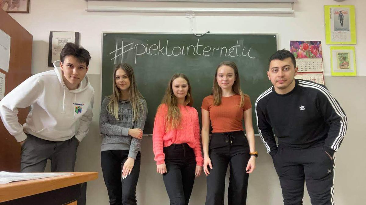 Projekt społeczny - ,,Piekło Internetu"