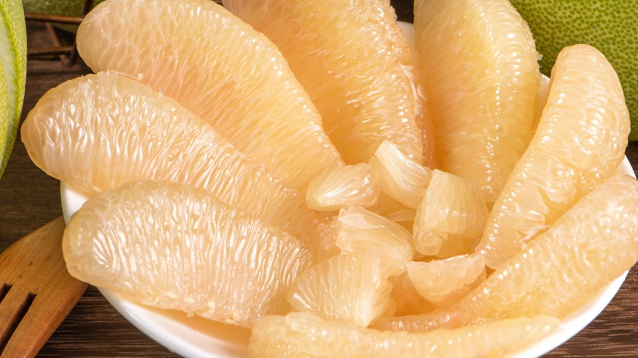 Dlaczego warto jeść pomelo?