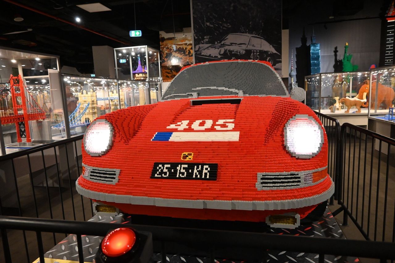 Wrocław: W Sky Tower otwarto wystawę z klocków LEGO