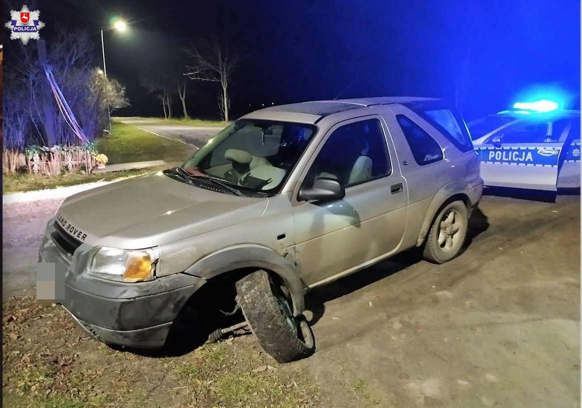 Jechali pijani, uderzyli w ciągnik. Żaden nie przyznaje się do winy