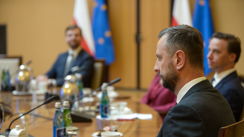 Warszawa, 06.07.2023. Prezes Polskiego Stronnictwa Ludowego Władysław Kosiniak-Kamysz (2P) na spotkaniu z przewodniczącymi klubów i kół parlamentarnych, 6 bm. w KPRM w Warszawie. (ad)PAP/Marcin Obara