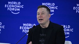 Tesla wycofuje w Chinach prawie 3 mln aut. W tle problem z chowanymi klamkami