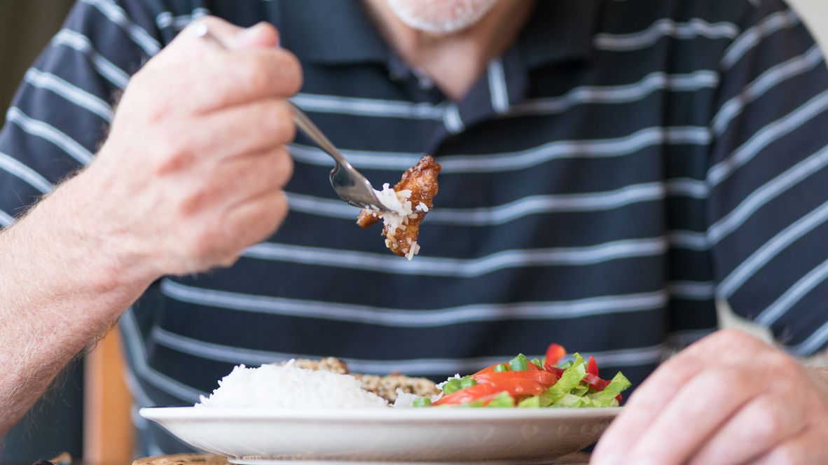 Dieta na przytycie powinna być wprowadzana powoli, tak aby nie obciążyć zbyt mocno organizmu i nie doprowadzić do nagłego skoku wagi