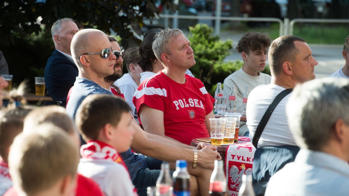 Wilno, Litwa, 14.06.2021. Piłkarskie mistrzostwa Europy - Euro 2020. Strefa kibica zorganizowana w domu Kultury Polskiej w Wilnie podczas meczu grupy E piłkarskich mistrzostw Europy: Polska - Słowacja, 14 bm. (js) PAP/Valdemar Doveiko