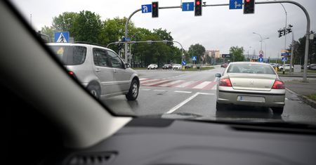 Nowe zasady pierwszeństwa na przejściach i nie tylko. Zmiany od 1 czerwca