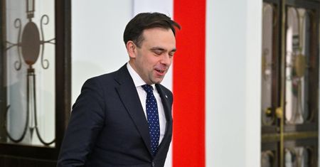 Minister zaskoczył decyzją. Tak odpowiedział na zarzuty
