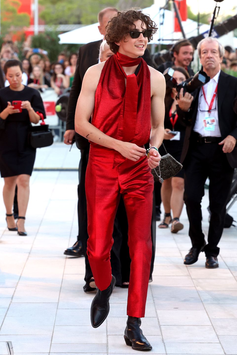 Timothee Chalamet zaskoczył w czerwonym kombinezonie 