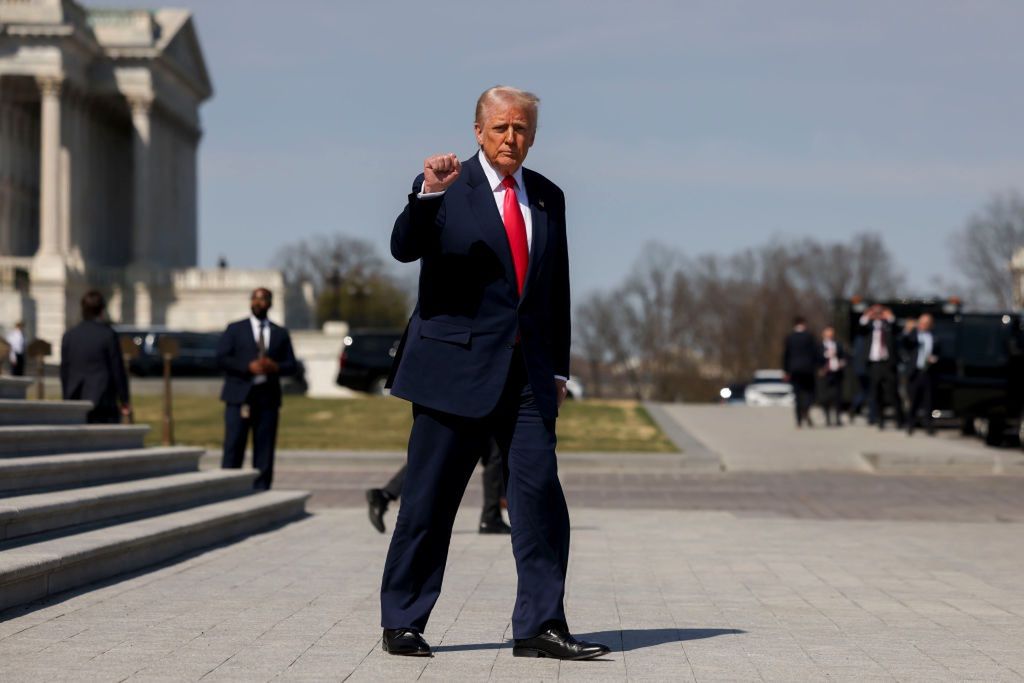Szwajcarski ekspert o polityce Trumpa. "Celowo wywołuje ten niepokój"