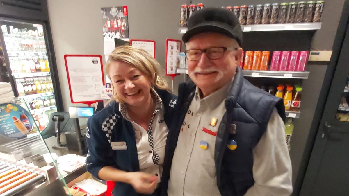 Lech Wałęsa na stacji Orlen