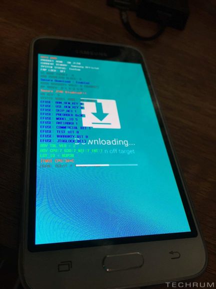 Samsung Galaxy J1 (2016) może być sensownym budżetowcem. Nie tak jak poprzednik 5