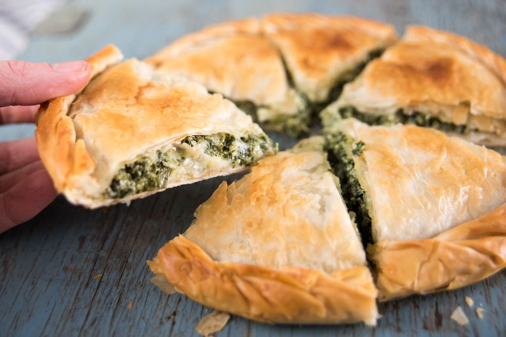 Spanakopita – grecka zapiekanka ze szpinakiem w cieście filo