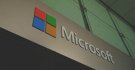 Microsoft dostał lekcję od koronawirusa. Udowodnił mu, że jego sklepy są bez sensu