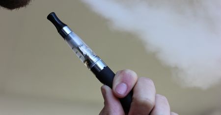E-papierosy pomagają rzucić palenie? Oto co mówią liczby