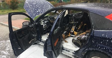 Pożar samochodu osobowego w Ostrowcu Świętokrzyskim