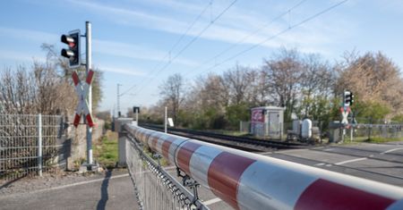 Krzyżówka dla zmotoryzowanych. Co wiesz o szlabanie?