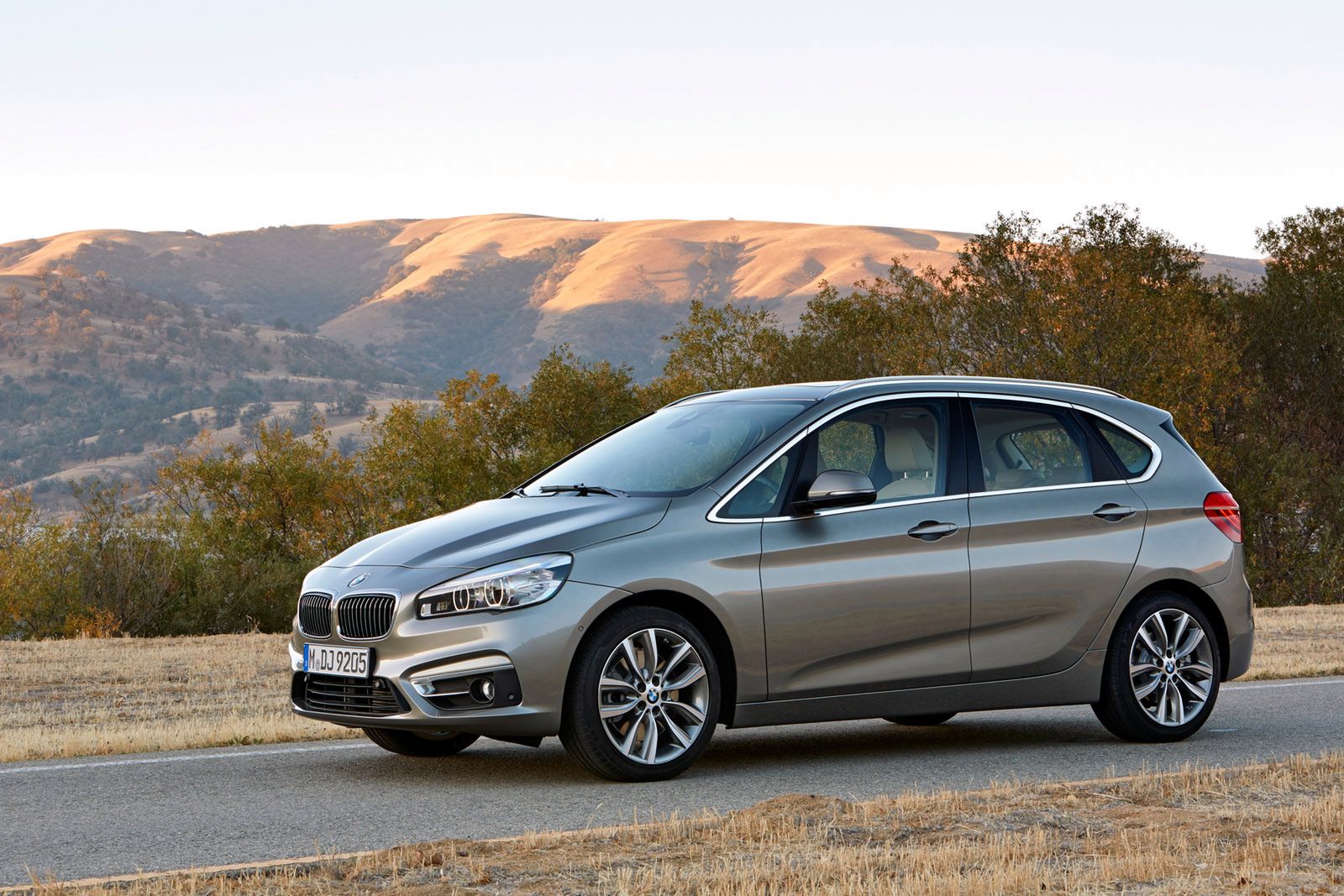 BMW przedstawiło 290 zdjęć z serią 2 Active Tourer [galeria] 26