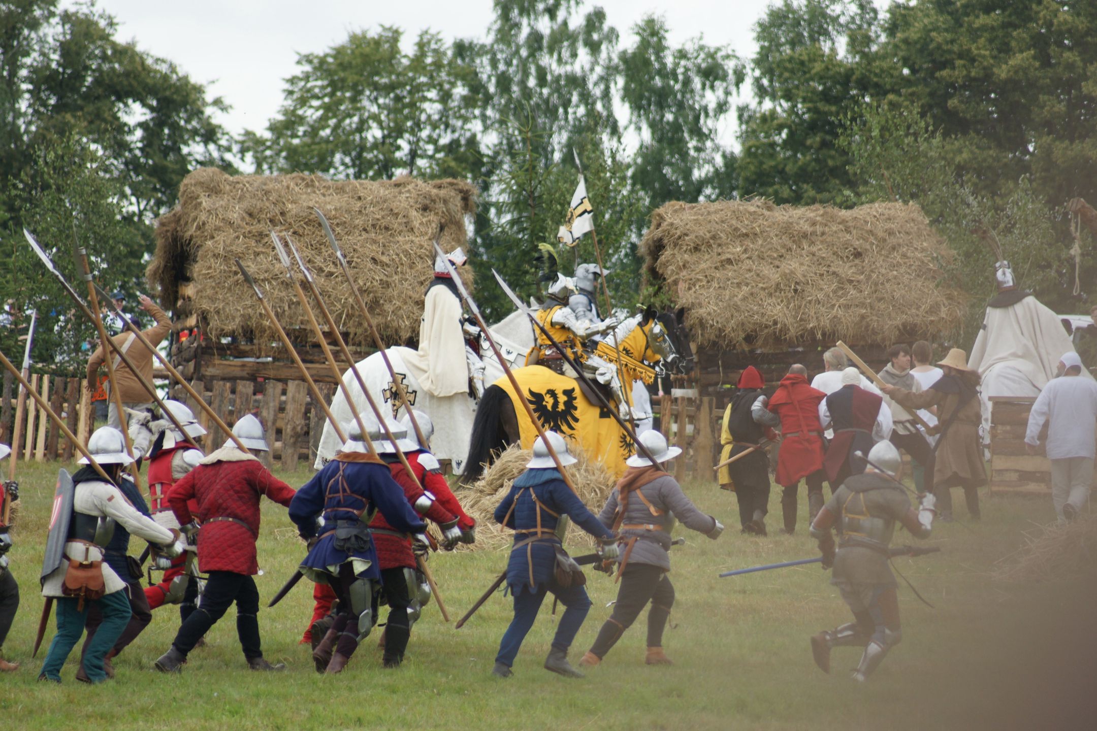 Inscenizacja wydarzeń historycznych wygląda realistycznie
