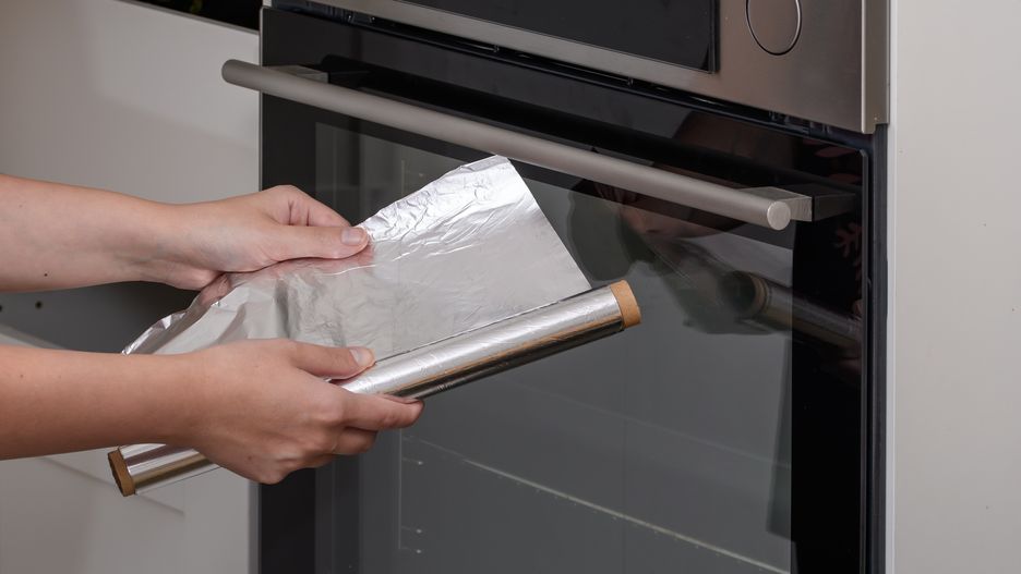 Sposób na rozerwaną folię aluminiową. 