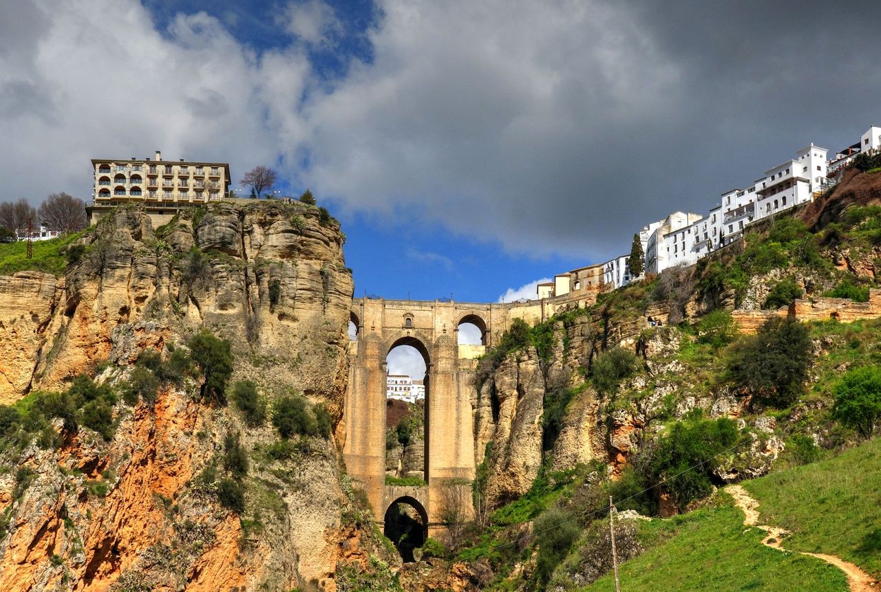 View of the Puente Nuevo bridge