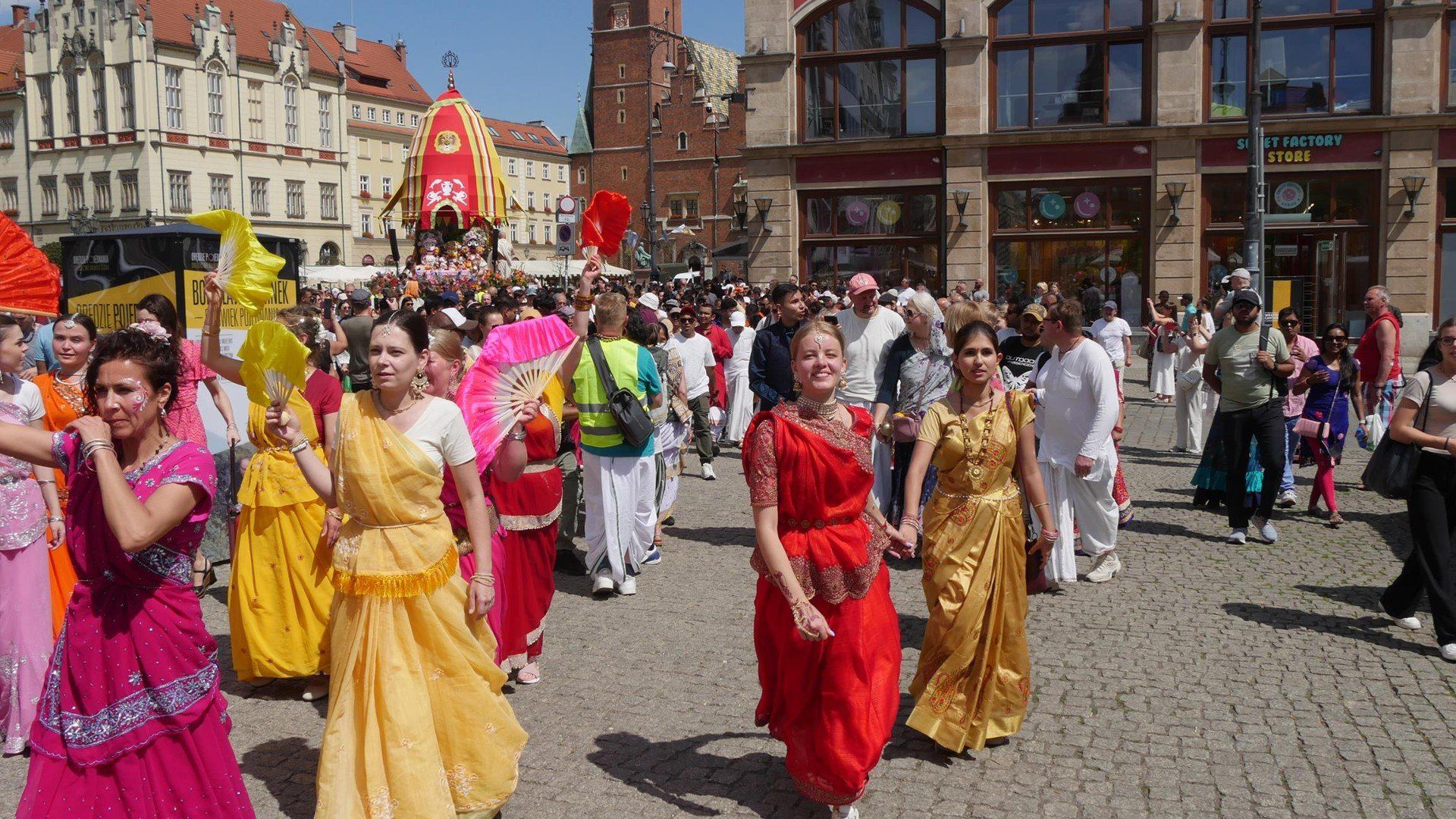 Zobacz galerię zdjęć z Festiwalu Wozów Ratha Yatra 2025 na wrocławskim Placu Solnym!