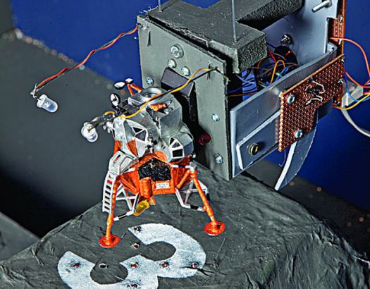 Mechaniczny Lunar Lander 2