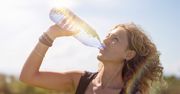 Wykańczają serce i nerki. Nigdy tego nie pij podczas upału