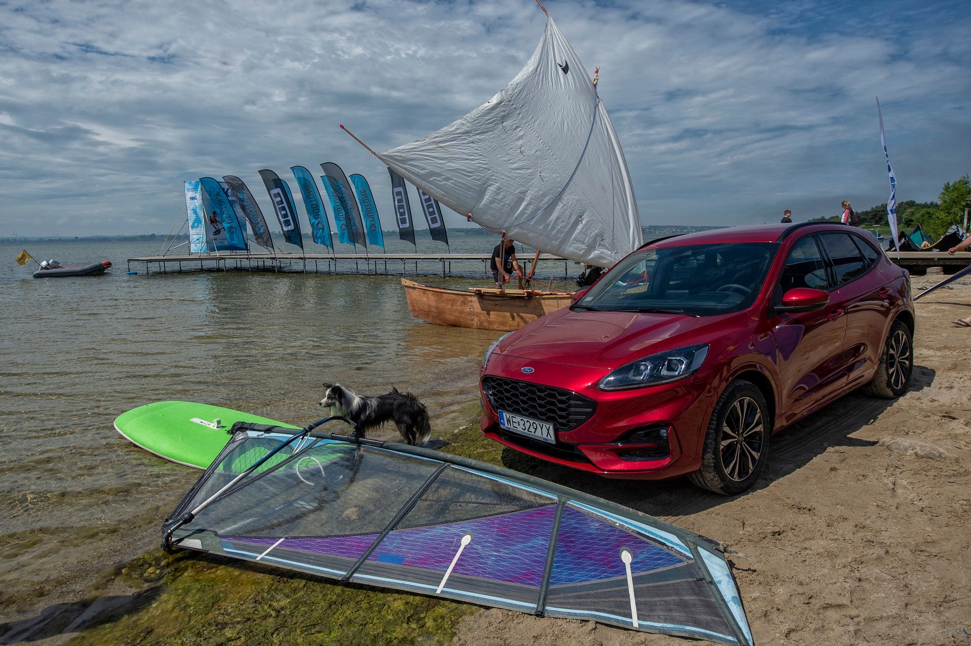 Ford Kuga Hybrid – prezentacja: Niezwykle udany napęd hybrydowy i sterowanie aplikacją 8