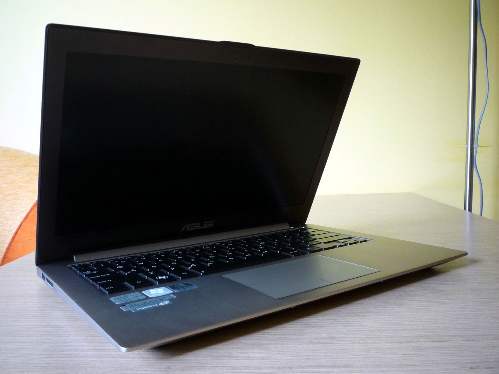 Asus Zenbook Prime UX32VD – niesamowity. Miał być [test] 4