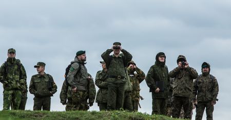 Coraz więcej Rosjan na Białorusi. "Liczba zmienia się każdego dnia" [NA ŻYWO]