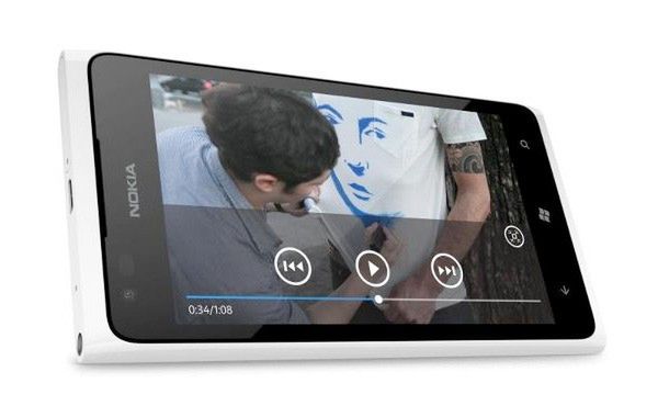 Biała Nokia Lumia 900