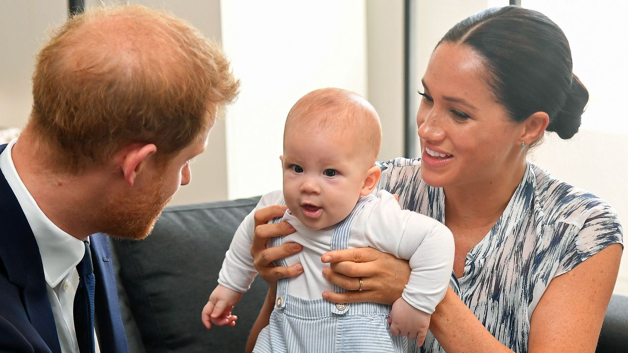 Drugie urodziny syna Meghan i Harry’ego. Kto z rodziny królewskiej złożył życzenia Archiemu?