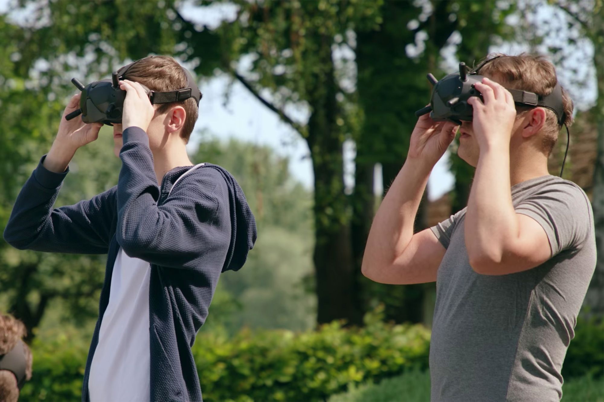 Lot z perspektywy pierwszej osoby. DJI prezentuje gogle dla pilotów 1