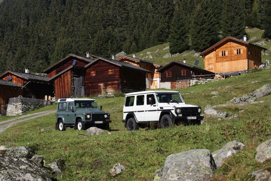 Land Rover Defender i Mercedes G 280 CDI (źródło: 4wheelfun.de)